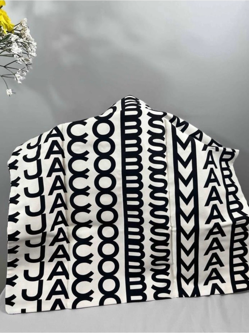 ♥️NEW Marc Jacobs Black & White Graphic Pattern Dustbag